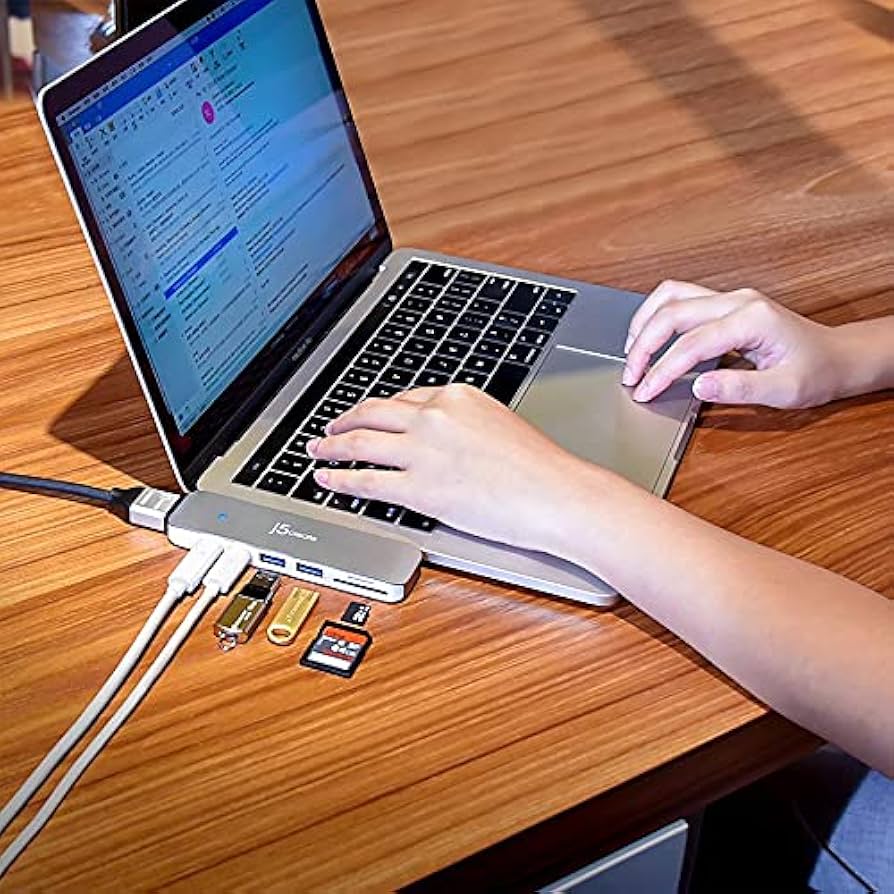 j5 create グラフィックボード JCD382 Amazon.com: j5 create JCD382 USB Type-C Multi-Dock for